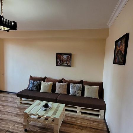 Квартира около мед центра Астхик Ереван Экстерьер фото