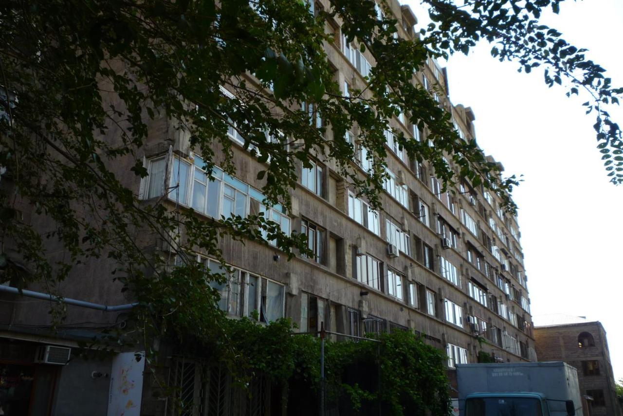 Квартира около мед центра Астхик Ереван Экстерьер фото