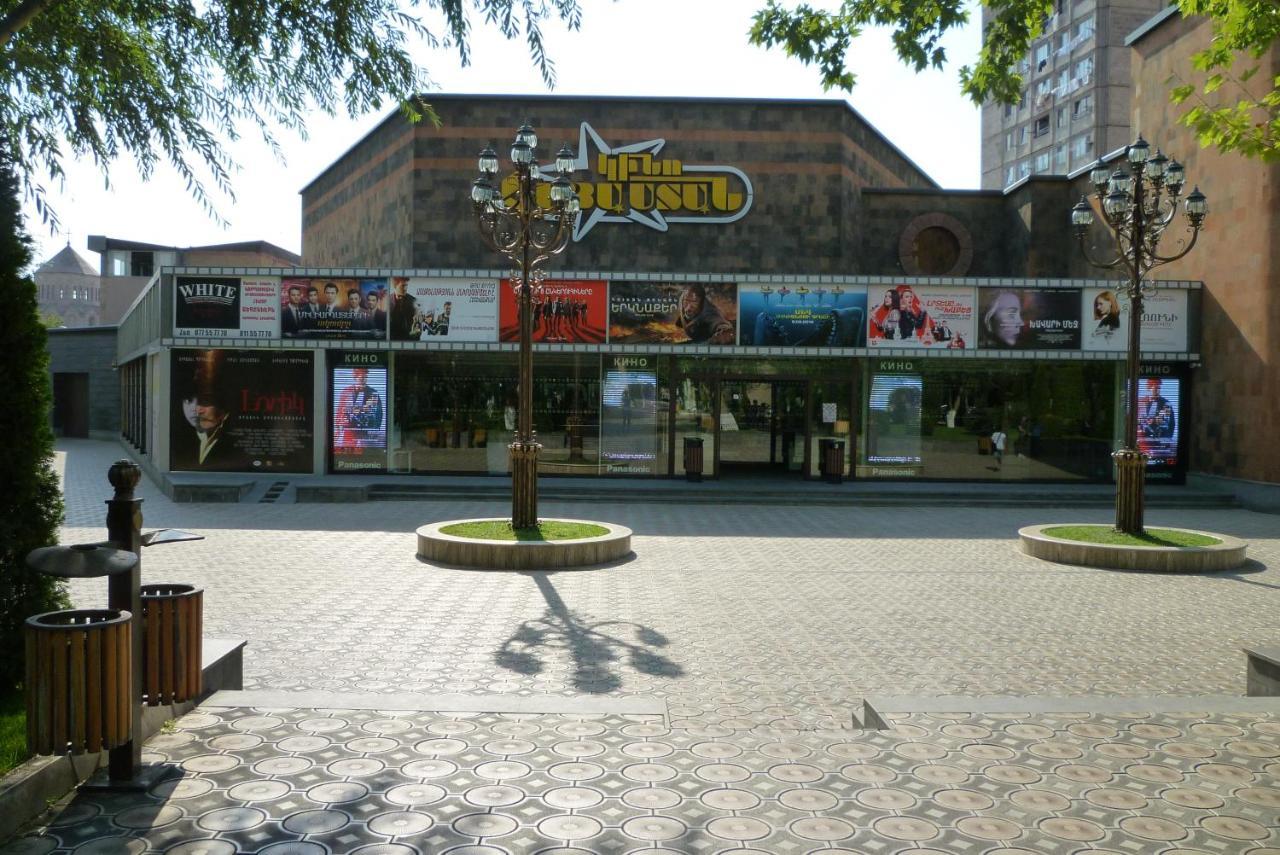 Квартира около мед центра Астхик Ереван Экстерьер фото